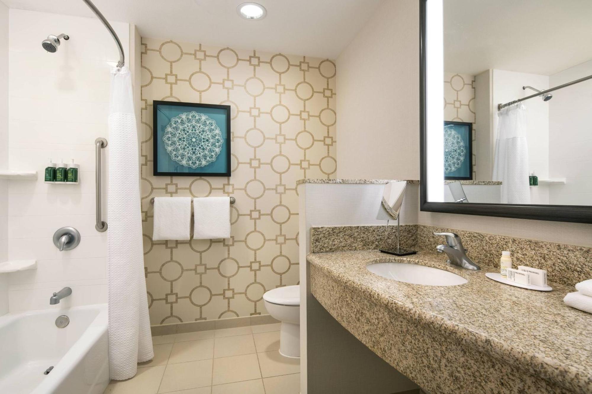 Courtyard By Marriott Santa Barbara Goleta Hotel Exterior photo