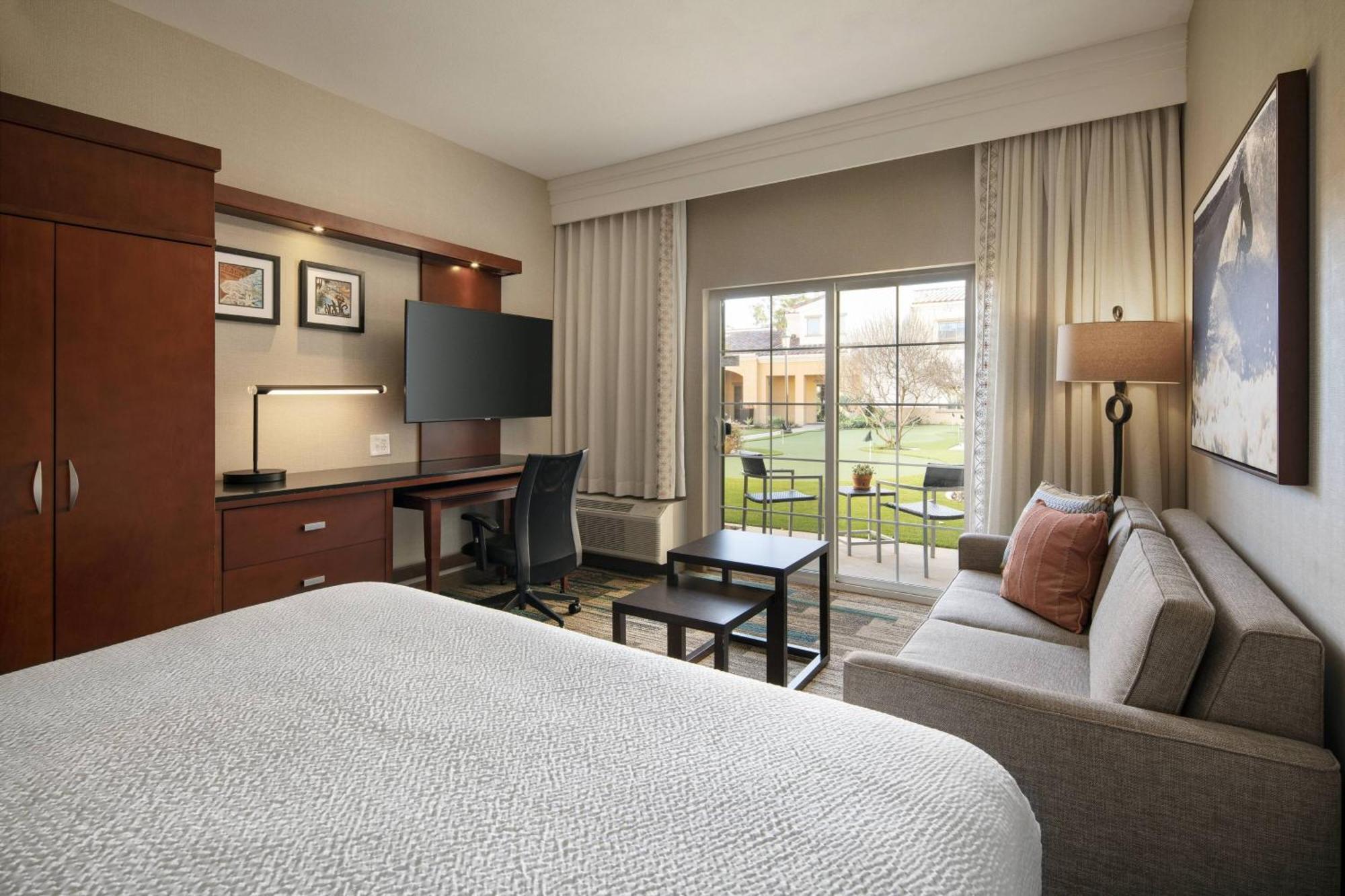 Courtyard By Marriott Santa Barbara Goleta Hotel Exterior photo