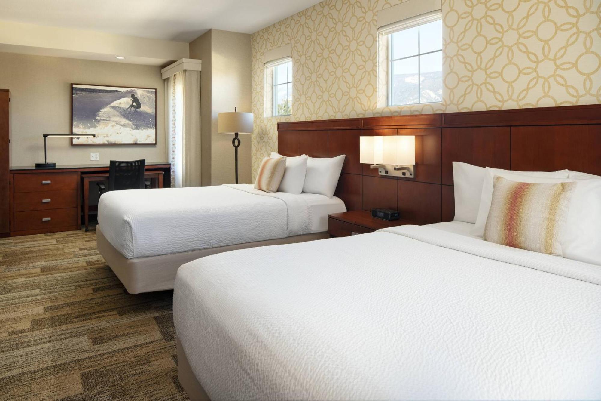 Courtyard By Marriott Santa Barbara Goleta Hotel Exterior photo