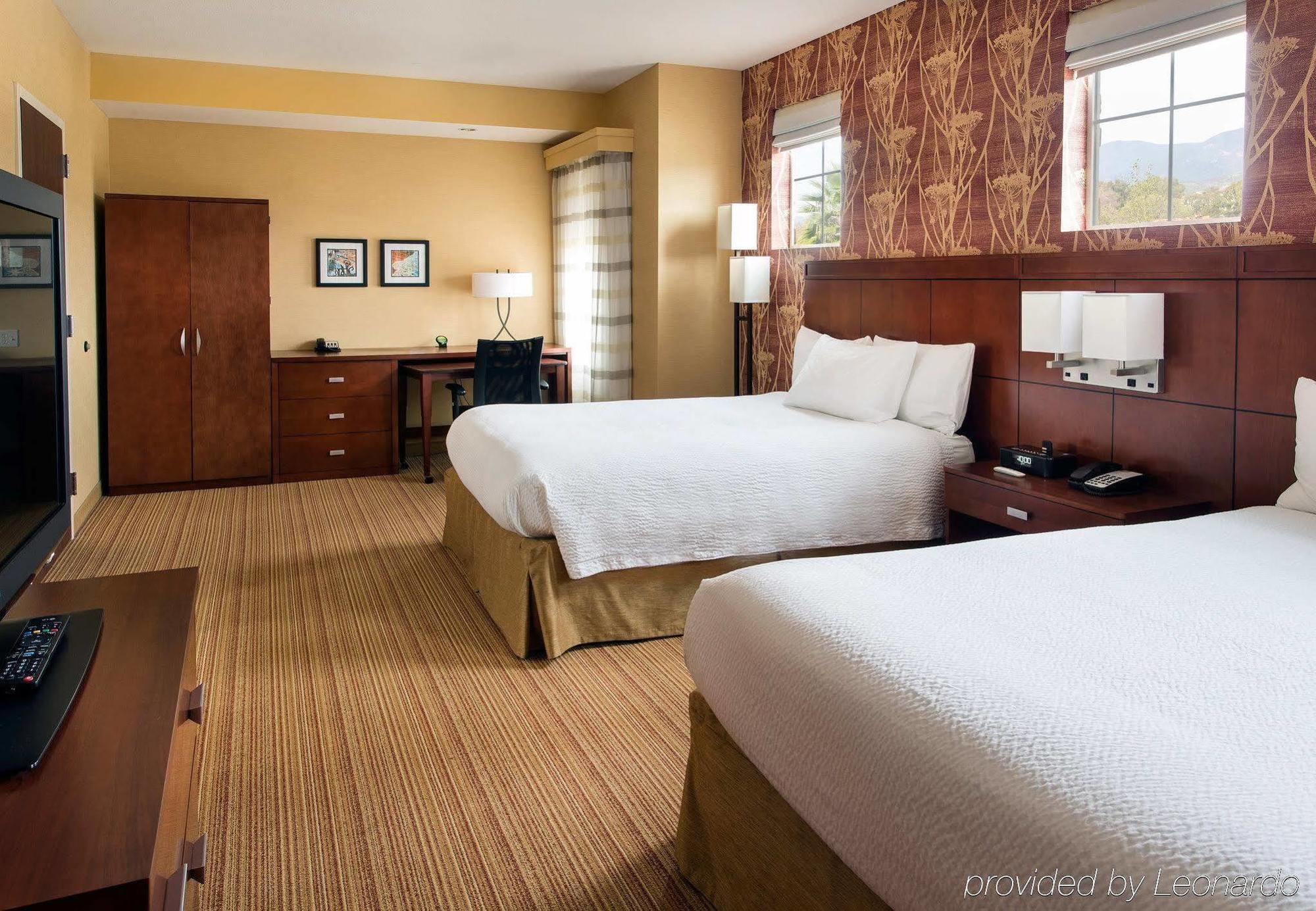 Courtyard By Marriott Santa Barbara Goleta Hotel Exterior photo
