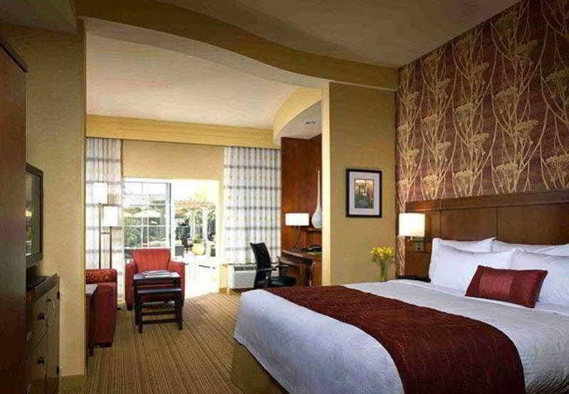 Courtyard By Marriott Santa Barbara Goleta Hotel Exterior photo